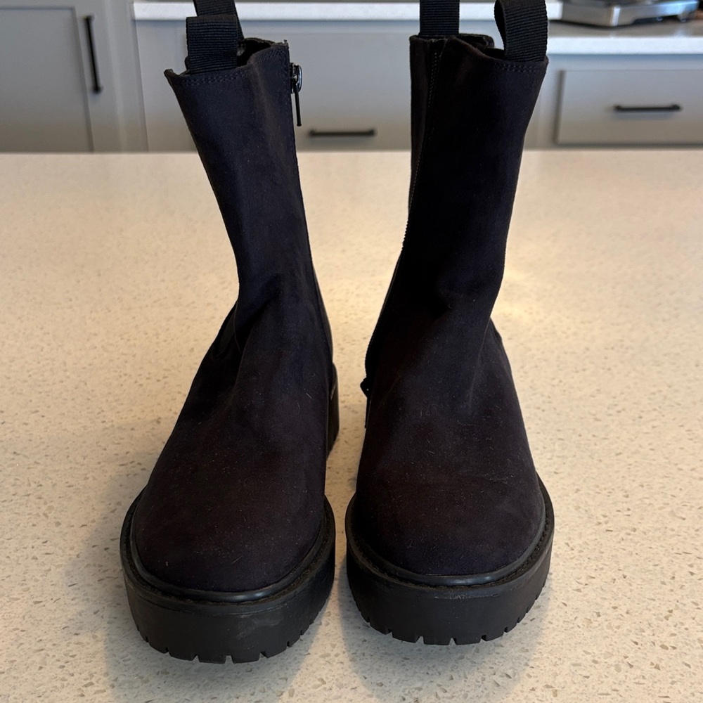 Time and Tru Black Ankle Boots